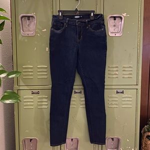 Old Navy curvy style skinny jeans, size 2 short.